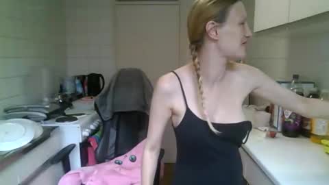 mistressmilly32 online show from June 3, 2026, 4:23 pm