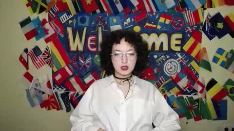 Aria online show from October 25, 2025, 11:40 am