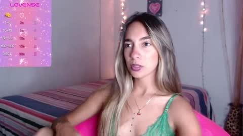 mitchwilson1 online show from November 19, 2025, 9:37 pm