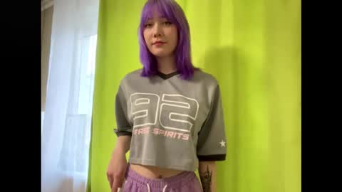 Snapshot of mitsuri_kim chatting on October 17, 2025, 10:07 am Mila online show from October 17, 2025, 10:07 am