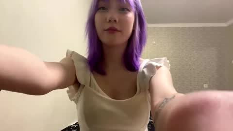 Snapshot of mitsuri_kim chatting on October 18, 2025, 1:56 pm Mila online show from October 18, 2025, 1:56 pm