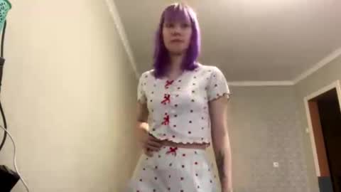 Snapshot of mitsuri_kim chatting on October 19, 2025, 8:59 am Mila online show from October 19, 2025, 8:59 am