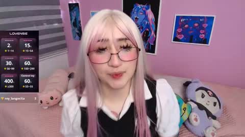  Miwa Violet  online show from November 8, 2025, 6:07 pm