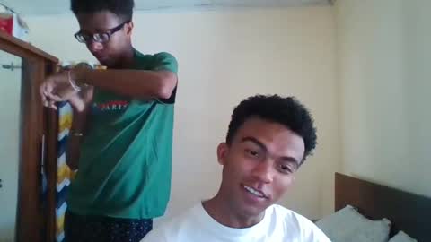 Snapshot of mixedboy_sexy chatting on September 21, 2025, 9:33 am mixedboy_sexy online show from September 21, 2025, 9:33 am