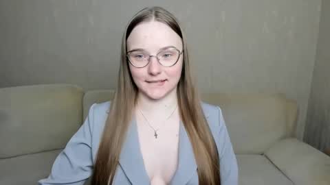 Miya online show from December 5, 2024, 7:28 pm