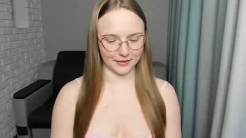 Miya online show from February 14, 2025, 9:32 pm