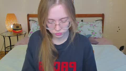 Miya online show from May 16, 2026, 2:19 am
