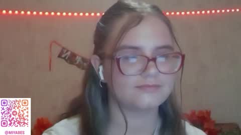 Milana online show from November 9, 2025, 7:06 am