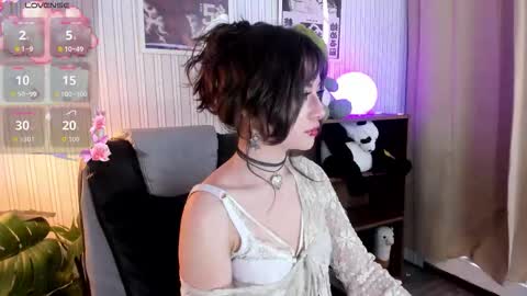 Snapshot of miyuki_wolf chatting on October 28, 2025, 8:33 pm miyuki_wolf online show from October 28, 2025, 8:33 pm