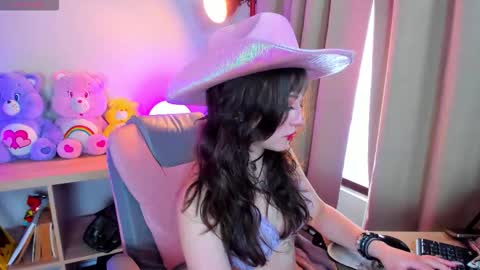 Snapshot of miyuki_wolf chatting on October 30, 2025, 8:42 pm miyuki_wolf online show from October 30, 2025, 8:42 pm