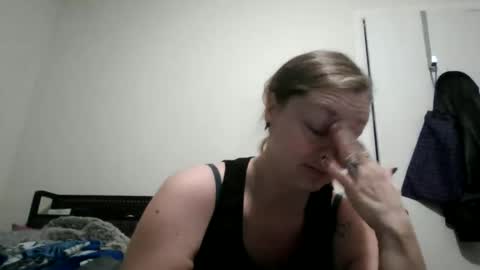 Snapshot of miztrezk chatting on December 23, 2025, 3:26 am miztrezk online show from December 23, 2025, 3:26 am