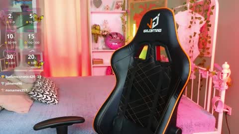 Mizuki online show from March 10, 2025, 1:43 pm