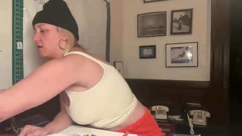 Snapshot of mizzstorm13 chatting on February 22, 2026, 4:13 am Mizz Storm online show from February 22, 2026, 4:13 am