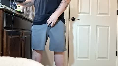 hoodyhoo online show from February 12, 2026, 7:36 am