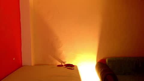 MoonLipson online show from December 18, 2024, 4:31 am