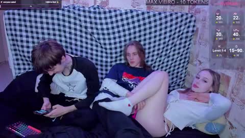 Snapshot of mmeeowww chatting on February 15, 2025, 4:45 pm Tim and Lisa Simon and Luna online show from February 15, 2025, 4:45 pm