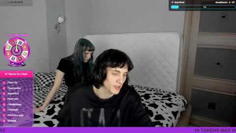 Snapshot of mmeeowww chatting on April 26, 2026, 10:57 am Tim and Lisa Simon and Luna online show from April 26, 2026, 10:57 am