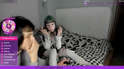 Snapshot of mmeeowww chatting on May 1, 2026, 10:42 am Tim and Lisa Simon and Luna online show from May 1, 2026, 10:42 am