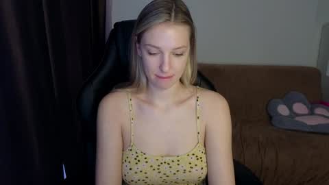 Lili online show from December 9, 2024, 9:49 am