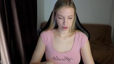 Lili online show from December 15, 2024, 9:35 am