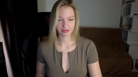 Lili online show from December 28, 2024, 4:30 pm