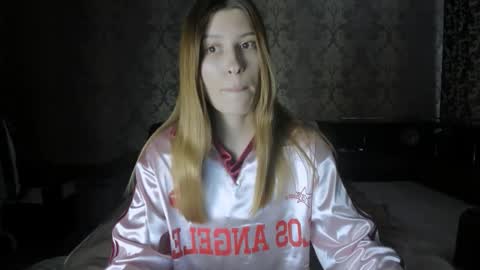 Lili online show from September 19, 2025, 11:00 am