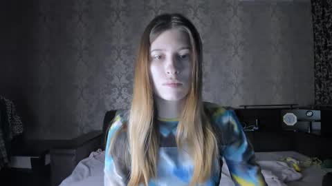 Lili online show from November 3, 2025, 10:27 am