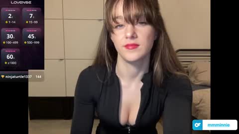 mmminnie online show from February 20, 2025, 4:25 pm