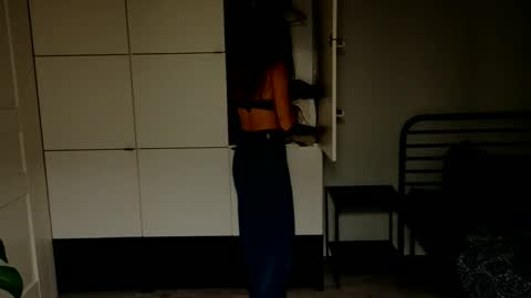 mmminnie online show from December 17, 2025, 4:24 pm