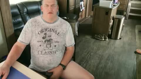 mmmthatsfunnn online show from October 23, 2025, 10:30 pm