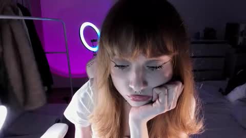 Snapshot of mnepohhh chatting on October 9, 2025, 5:00 pm mnepohhh online show from October 9, 2025, 5:00 pm