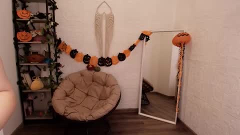 hey meet with me online show from October 24, 2025, 2:30 am