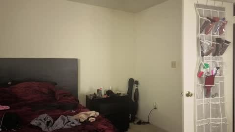 Snapshot of mochamami420 chatting on October 17, 2025, 12:14 am NynaStax online show from October 17, 2025, 12:14 am