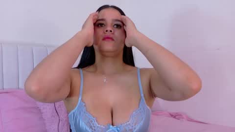 Snapshot of modelross07 chatting on September 16, 2025, 7:04 pm zoe ross online show from September 16, 2025, 7:04 pm