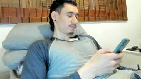 Snapshot of moderdelier chatting on October 4, 2025, 8:29 pm DigBreed online show from October 4, 2025, 8:29 pm