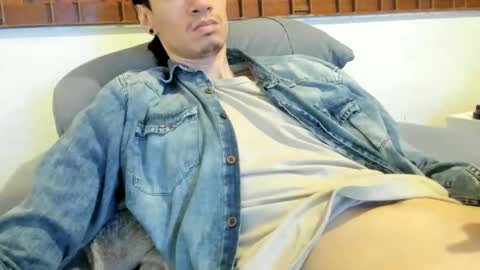 Snapshot of moderdelier chatting on November 3, 2025, 11:11 am DigBreed online show from November 3, 2025, 11:11 am