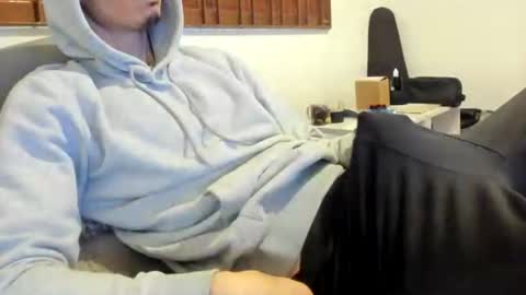 Snapshot of moderdelier chatting on July 5, 2026, 2:46 pm DigBreed online show from July 5, 2026, 2:46 pm