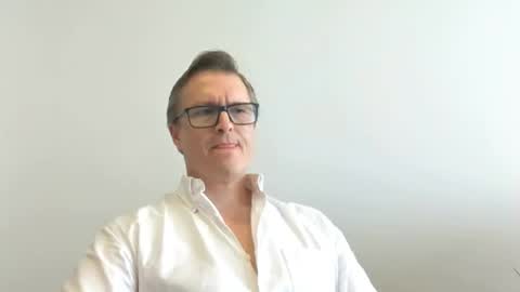 Moe online show from November 17, 2025, 8:14 pm