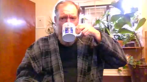 Snapshot of moeblick chatting on December 5, 2025, 12:25 pm moeblick online show from December 5, 2025, 12:25 pm