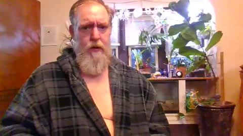 Snapshot of moeblick chatting on December 18, 2025, 1:28 pm moeblick online show from December 18, 2025, 1:28 pm