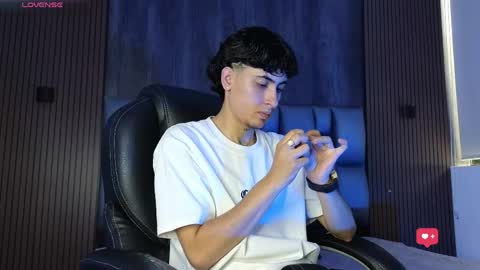 mohamed_malik online show from May 23, 2026, 1:59 pm