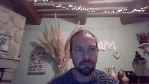 Snapshot of moi9876543210 chatting on February 10, 2025, 6:56 pm Julien online show from February 10, 2025, 6:56 pm