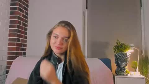 Kylie online show from September 29, 2025, 6:24 pm