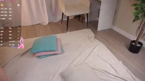 Laura online show from October 13, 2025, 1:33 pm