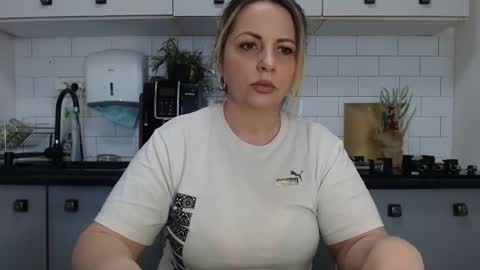 erika online show from January 5, 2025, 1:04 pm