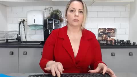 erika online show from January 31, 2025, 8:32 am