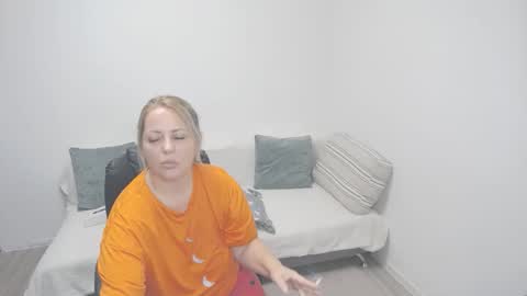 erika online show from October 2, 2025, 7:59 am