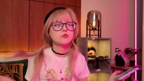 moliqin online show from April 27, 2026, 7:17 am