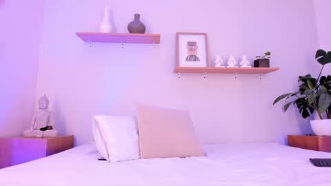 Snapshot of moll1e_ chatting on February 2, 2025, 3:07 pm M o L l i E  online show from February 2, 2025, 3:07 pm