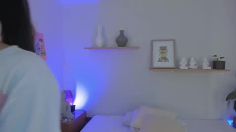 Snapshot of moll1e_ chatting on March 3, 2025, 12:16 pm M o L l i E  online show from March 3, 2025, 12:16 pm